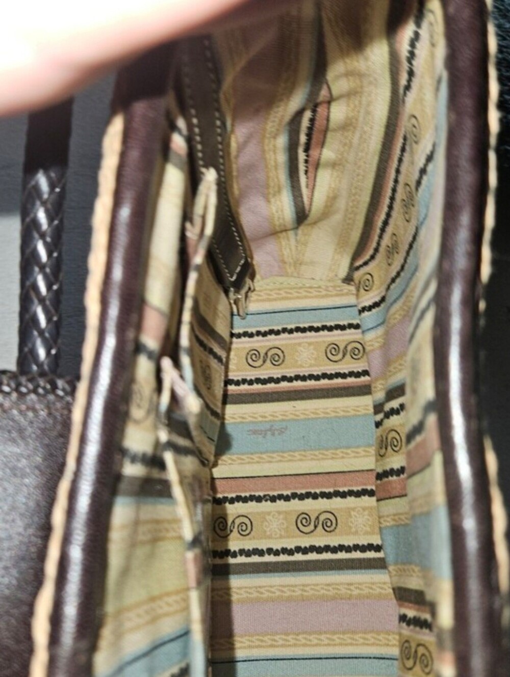 Brighton beige woven straw shoulder Bag black leather trim and a signature - Picture 9 of 12